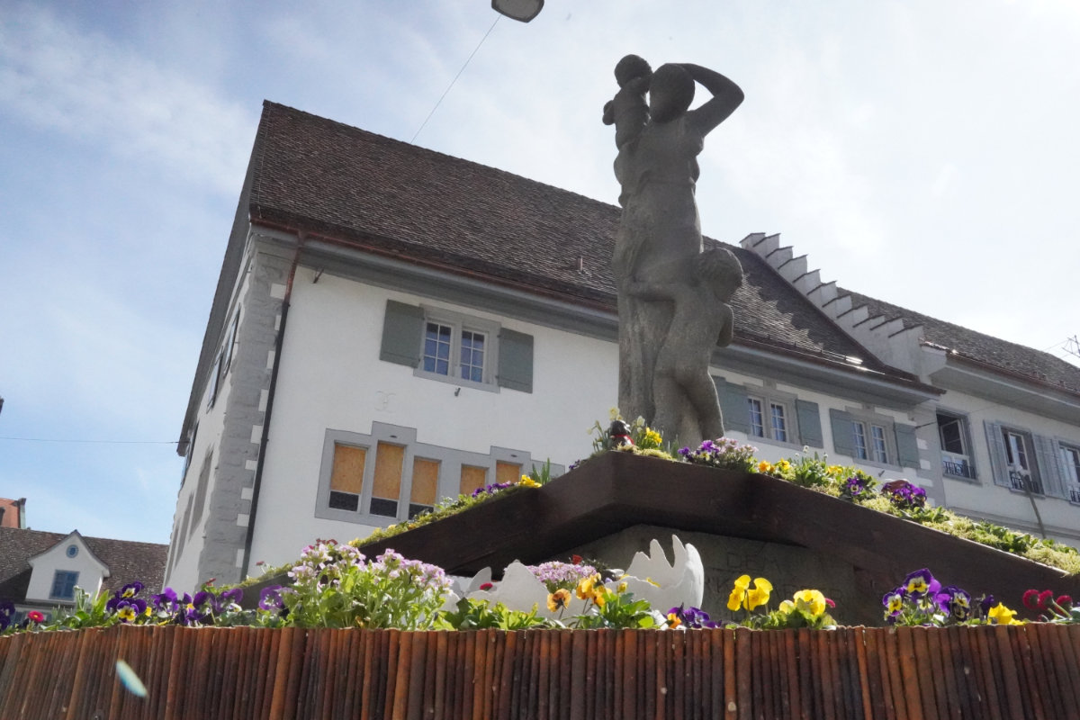 Brunnen Thomas Bornhauser Weinfelden Ostern Wyfelder