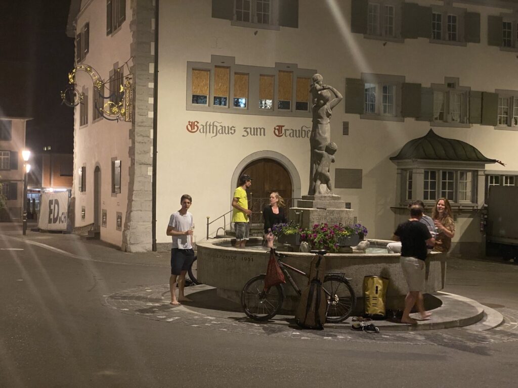 nachtbad weinfelder dorfbrunnen 2021 juni