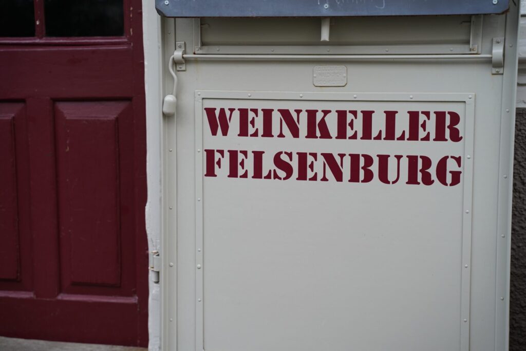 bar weinkeller felsenburg weinfelden
