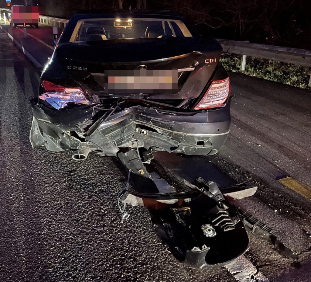 Die Beifahrerin des Autofahrers wurde leicht verletzt. (Bild: Kantonspolizei Thurgau)