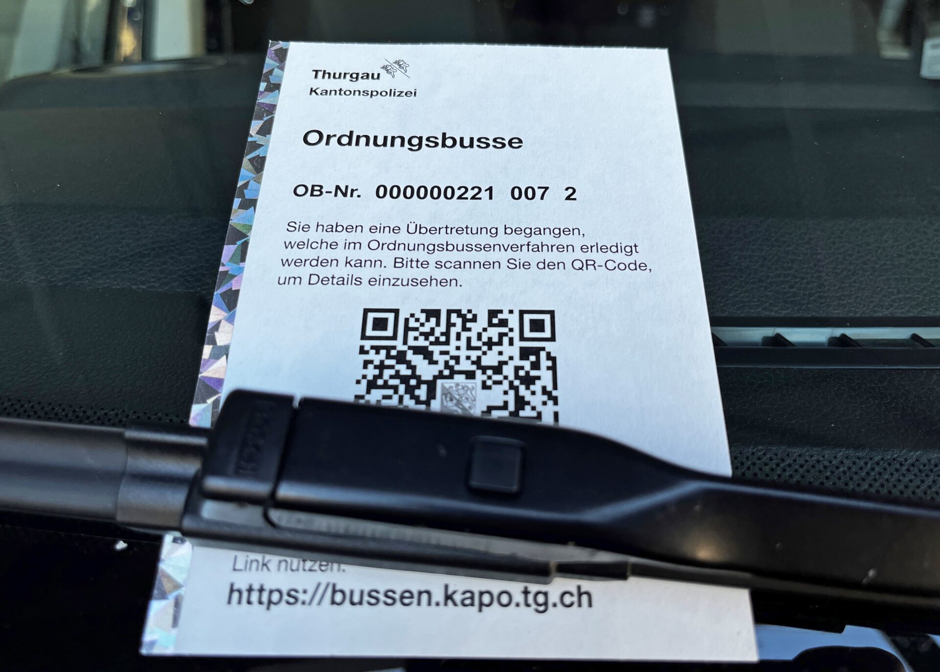 220718 Neue QR-Busse KapoTG Frontscheibe Kanton Thurgau Polizei