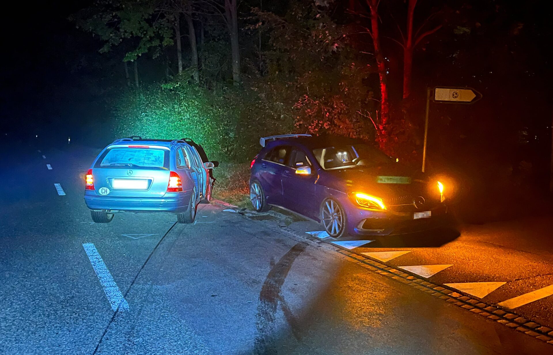 Berg TG Beim Unfall wurde eine Mitfahrerin leicht verletzt. (Bild: Kantonspolizei Thurgau)
