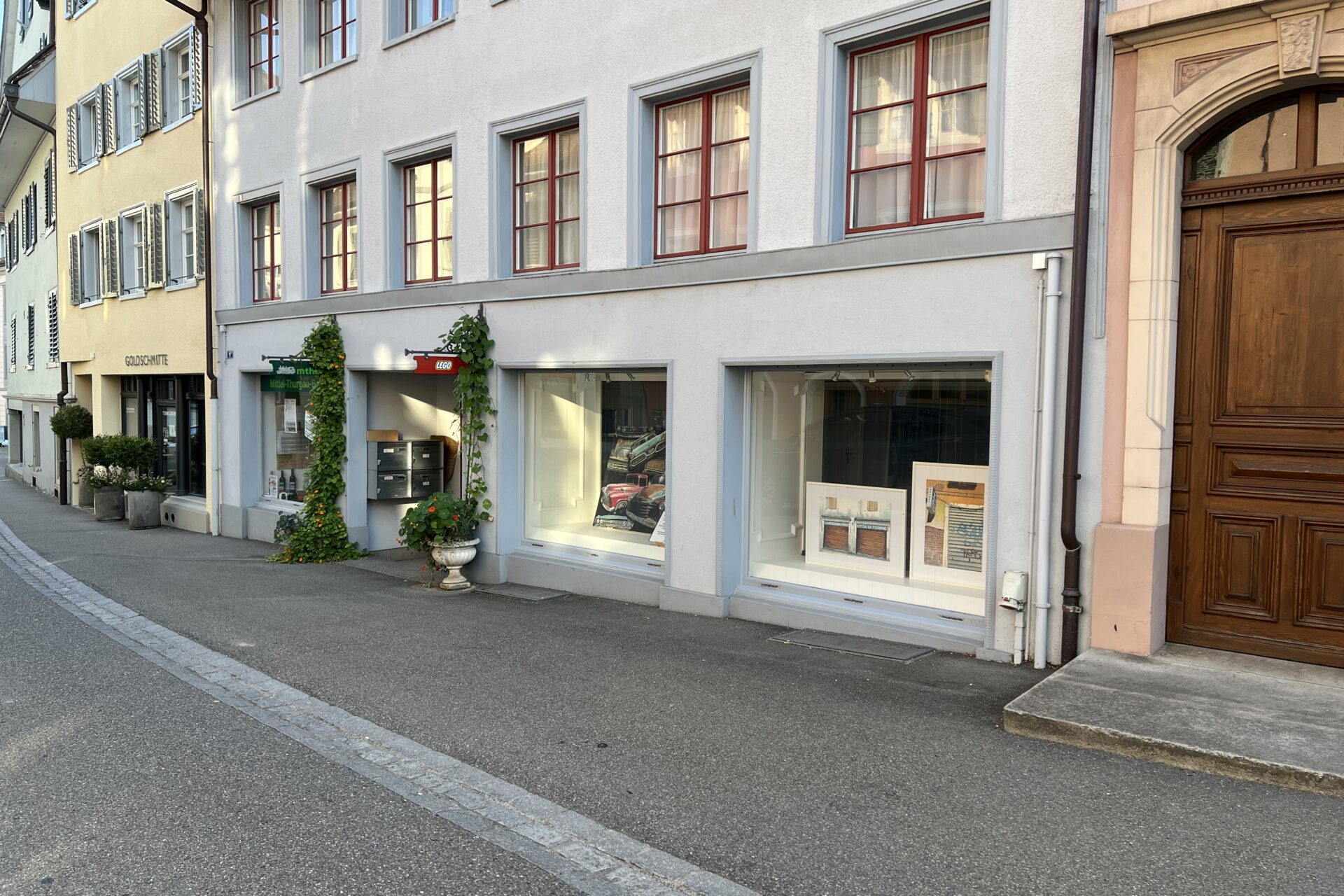 Peter Frischknecht an der Frauenfelderstrasse 9 in Weinfelden mit einer Vernissage die Ausstellung seiner neusten Vergänglichkeitsbilder 02