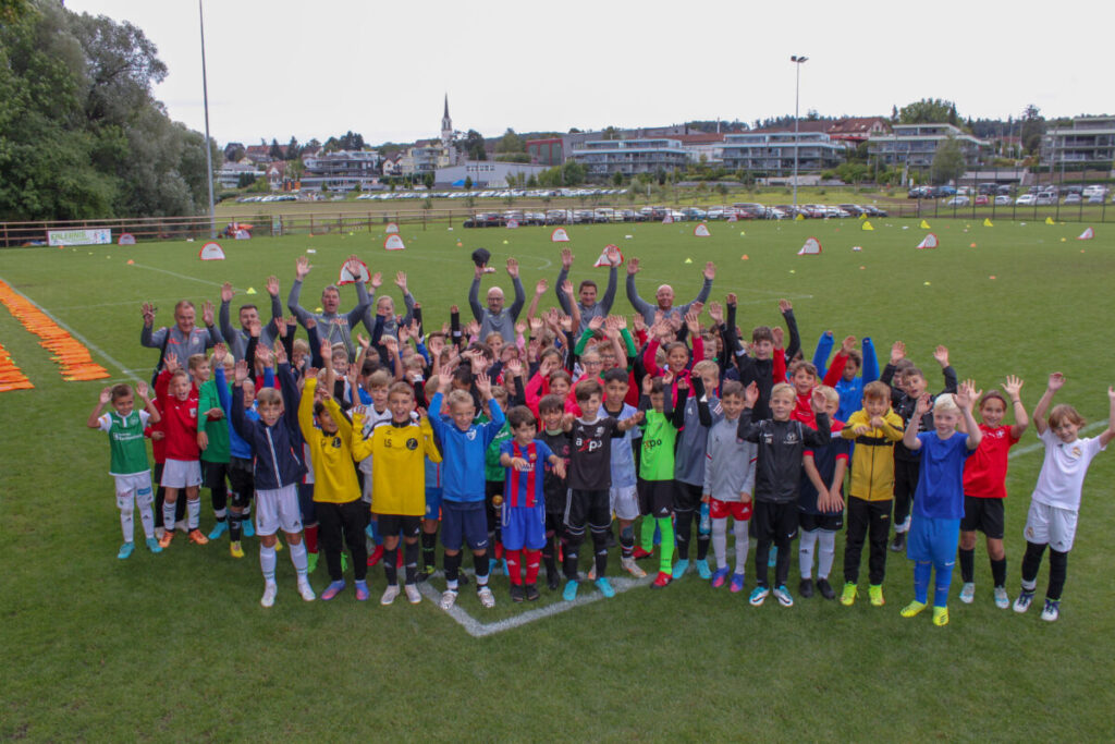 Fussballbegeisterte Junioren blühen am TFV-Day auf
