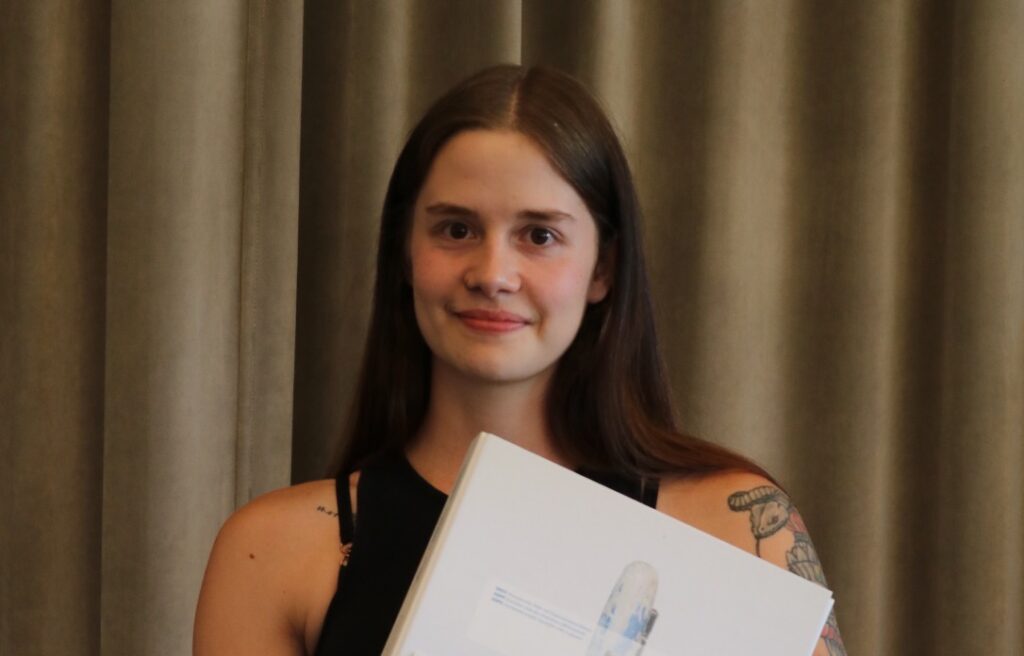 Alicia Forster aus Kreuzlingen beendete ihre Ausbildungszeit bei der Frenicolor GmbH in Arbon mit der sehr guten Note 5,4 und war so fürs beste Ergebnis in diesem Jahr besorgt.