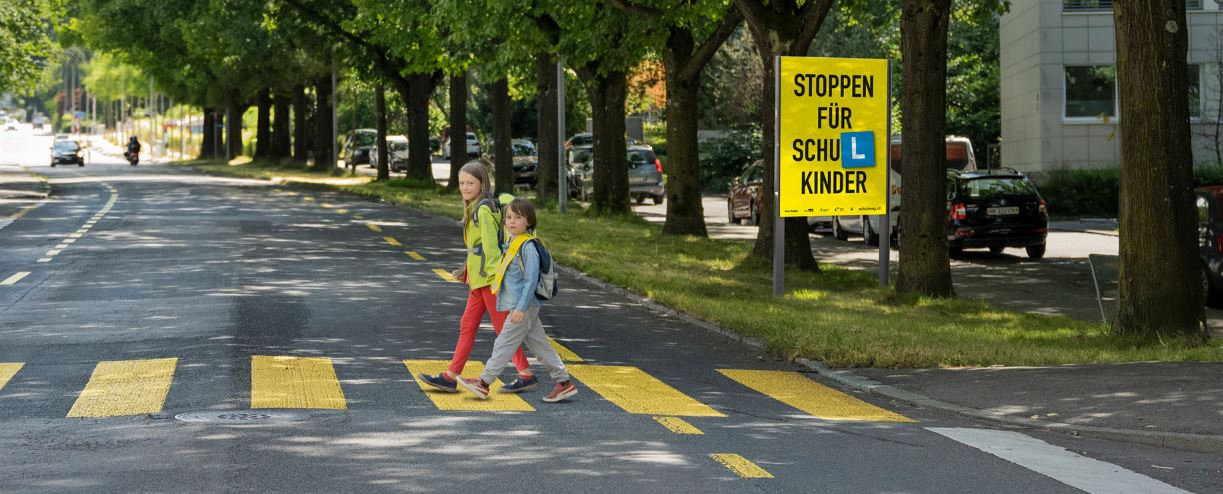 Schulweg Fussgangerstreifen_de
