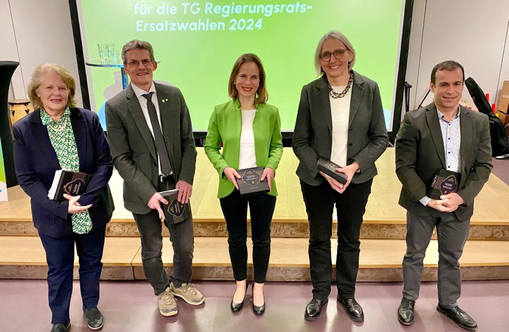 Neu Kandidierende für den Thurgauer Regierungsrat: vl. Sonja Wiesmann (SP), Christian Stricker (EVP), Denise Neuweiler (SVP), Sandra Reinhart (GRÜNE) und Pascal Singh (Aufrecht).