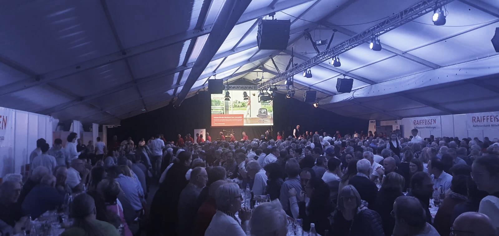 Begeisterndes Raiffeisenfest: Musik, Comedy und Kulinarik mitten in Weinfelden