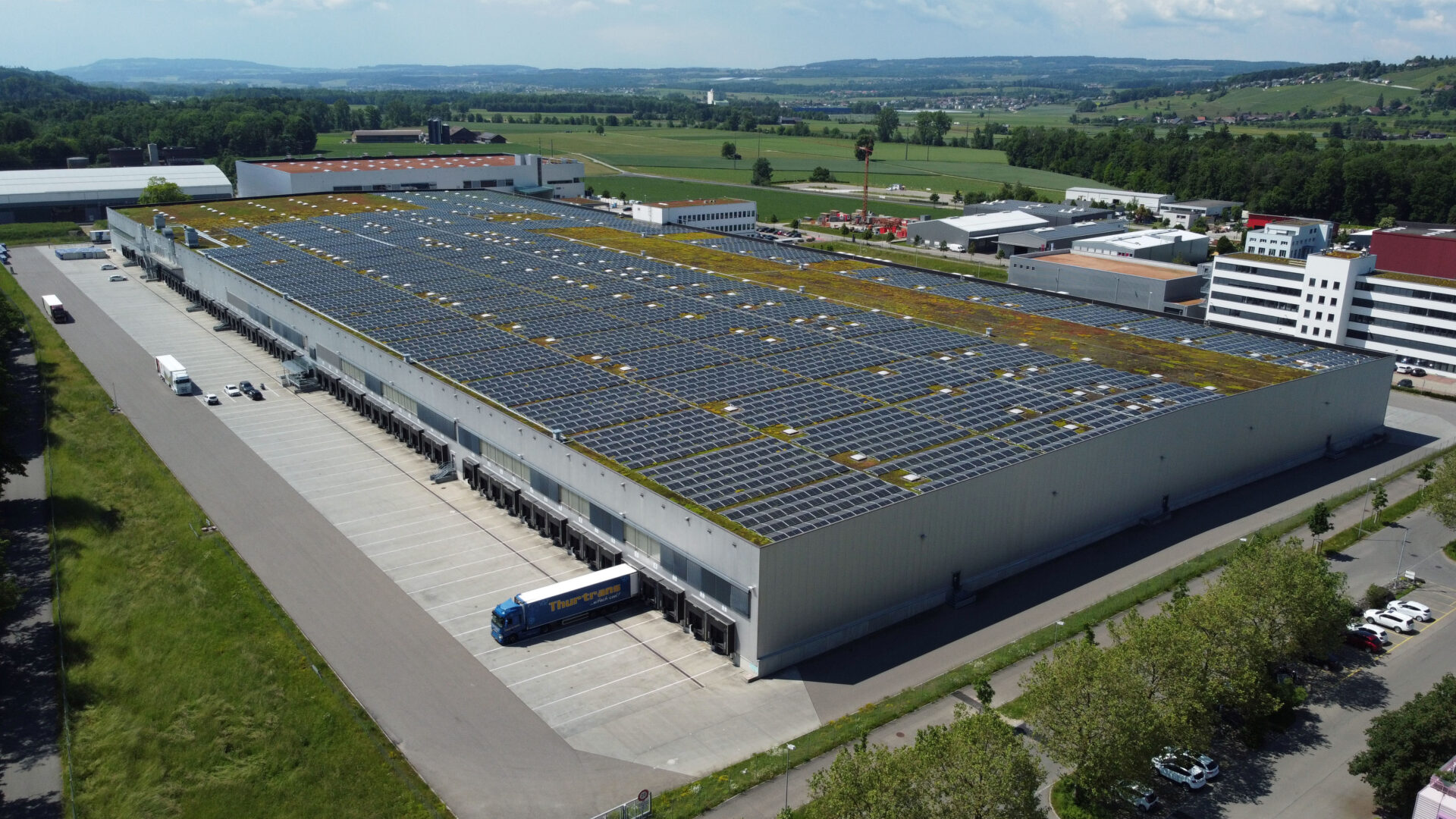 Die grösste PV-Anlage im Kanton Thurgau auf dem Dach des Lidl-Warenverteilzentrums in Weinfelden.