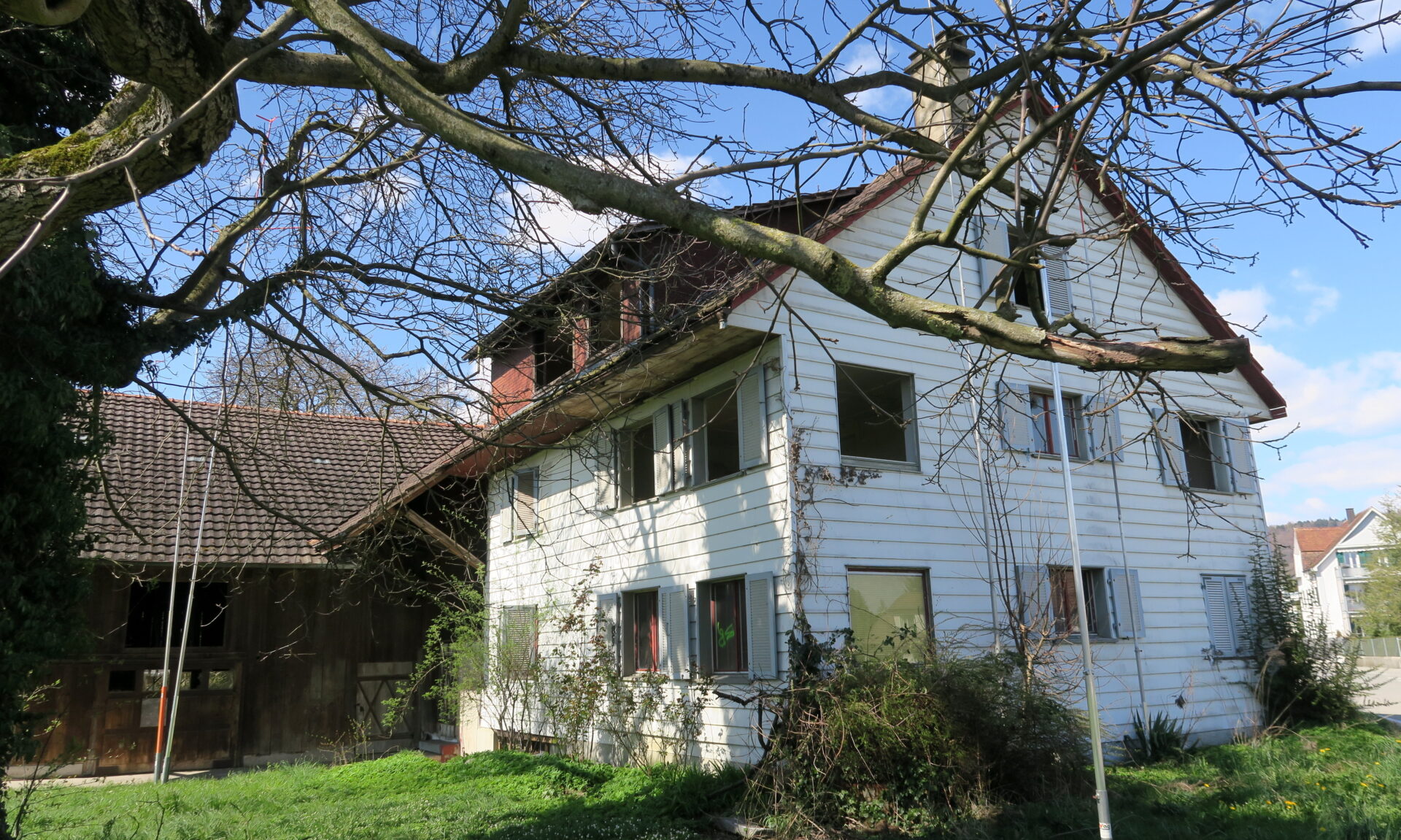 Die alte Sangenmosterei Lüthi, abgebrochen 2020 und ersetzt durch Mehrfamilienhäuser.