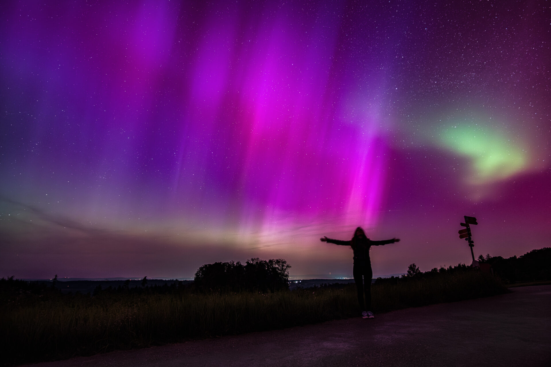 Nordlichter erhellen den Himmel über Weinfelden