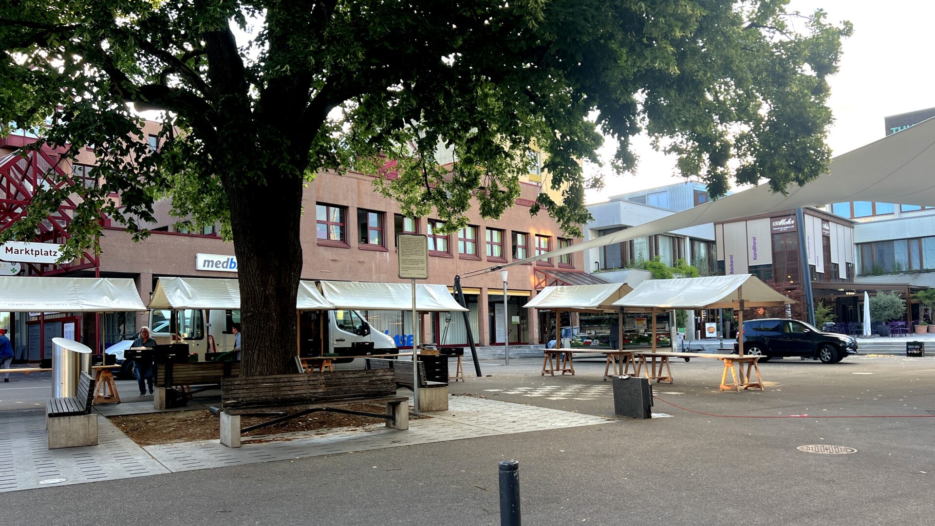 Weinfelder Wochenmarkt startet in den Tag