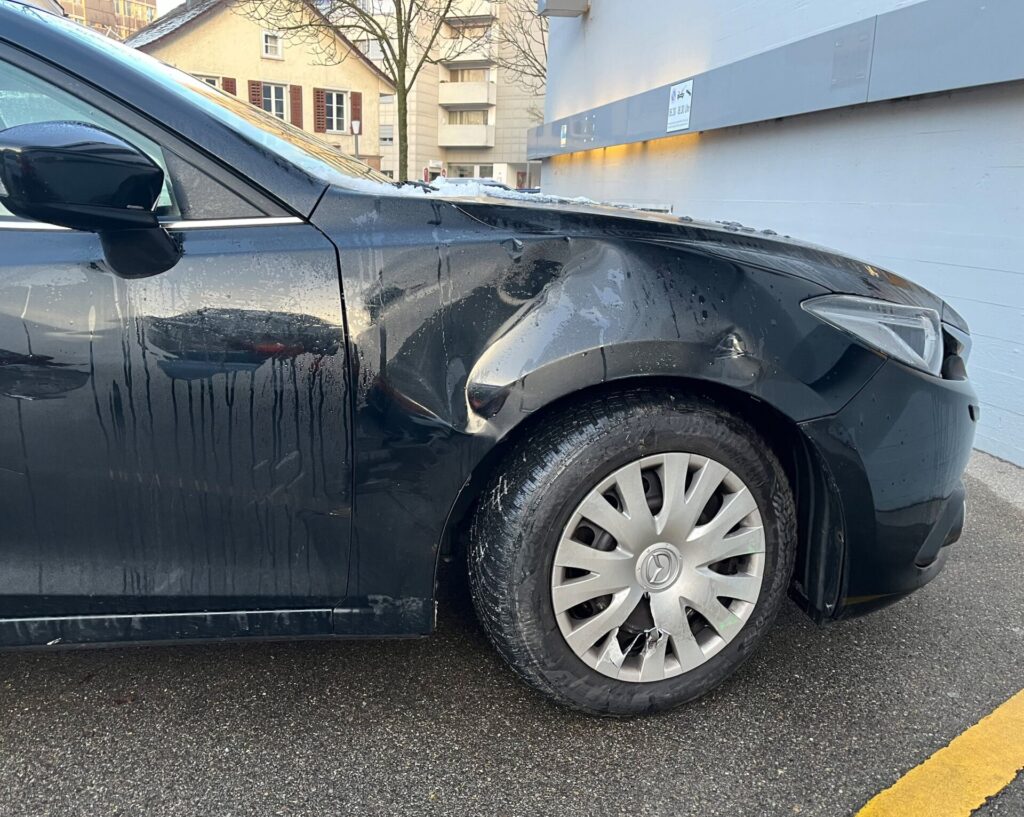 Der Mofafahrer wurde bei der Kollision mit dem Auto verletzt. (Bild: Kantonspolizei Thurgau)