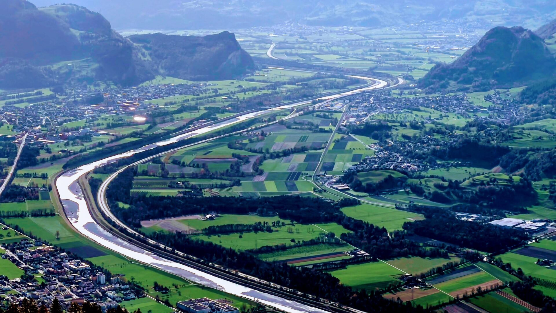 autobahn a13 rhein rheintal wyfelder lokal informier mediazeit david keller