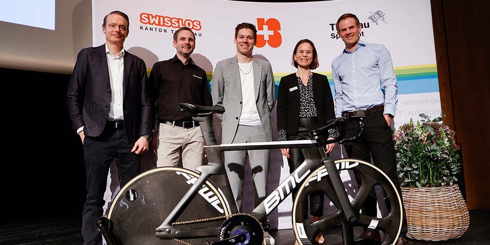 Die Teilnehmerin und Teilnehmer des Sportforums 2025 (von links): Sven Sarbach, Hanspeter Betschart, Alex Vogel, Denise Neuweiler und Martin Leemann.