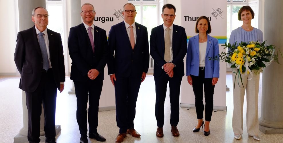 Die neu gewählte Regierungsrätin Ruth Faller Graf im Kreise ihrer künftigen Kollegin und Kollegen des Regierungsrates.