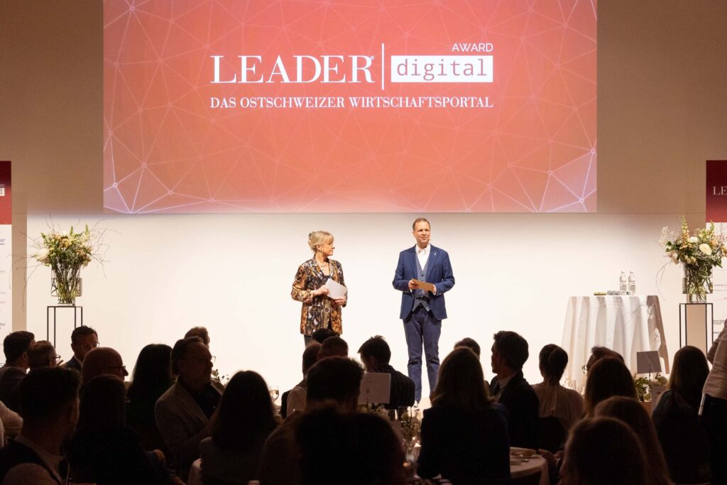 Header: Moderatorin Daniela Lager und OK-Präsident Christoph Lanter
