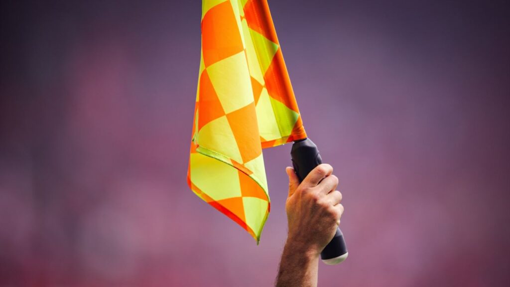 Das IFAB hat per 1. Juli 2025 einige relevante Anpassungen im offiziellen Regelbuch vorgenommen Bild: sfv.ch