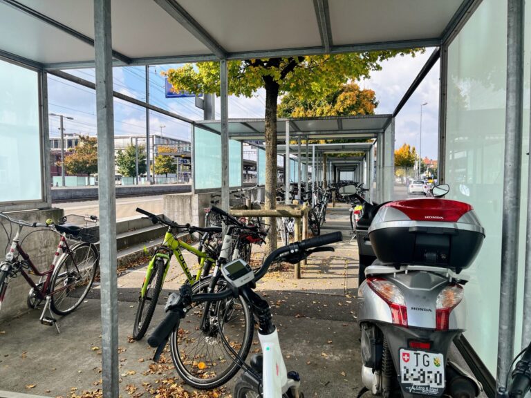 Stadtrat beantwortet Einfache Anfrage zu Fahrradabstellplätzen am Bahnhof