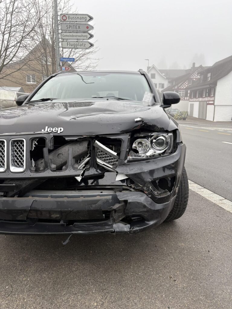 Beim Unfall wurde ein Motorradfahrer verletzt. (Bild: Kantonspolizei Thurgau)