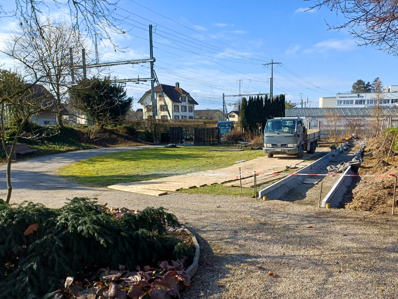 Bauarbeiten sind im Gange: Hier wird das neue Grabfeld angelegt. (Bild: Stadt Weinfelden)